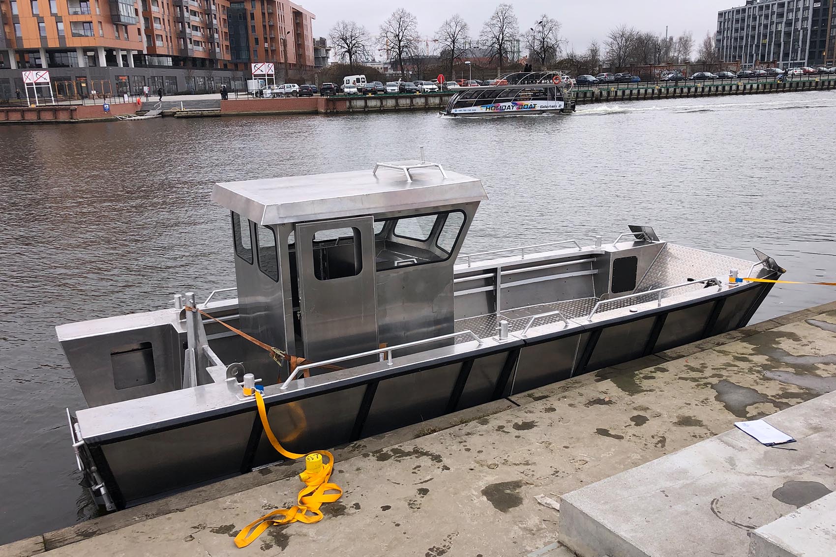 ch marine | landing craft TB800 in the port