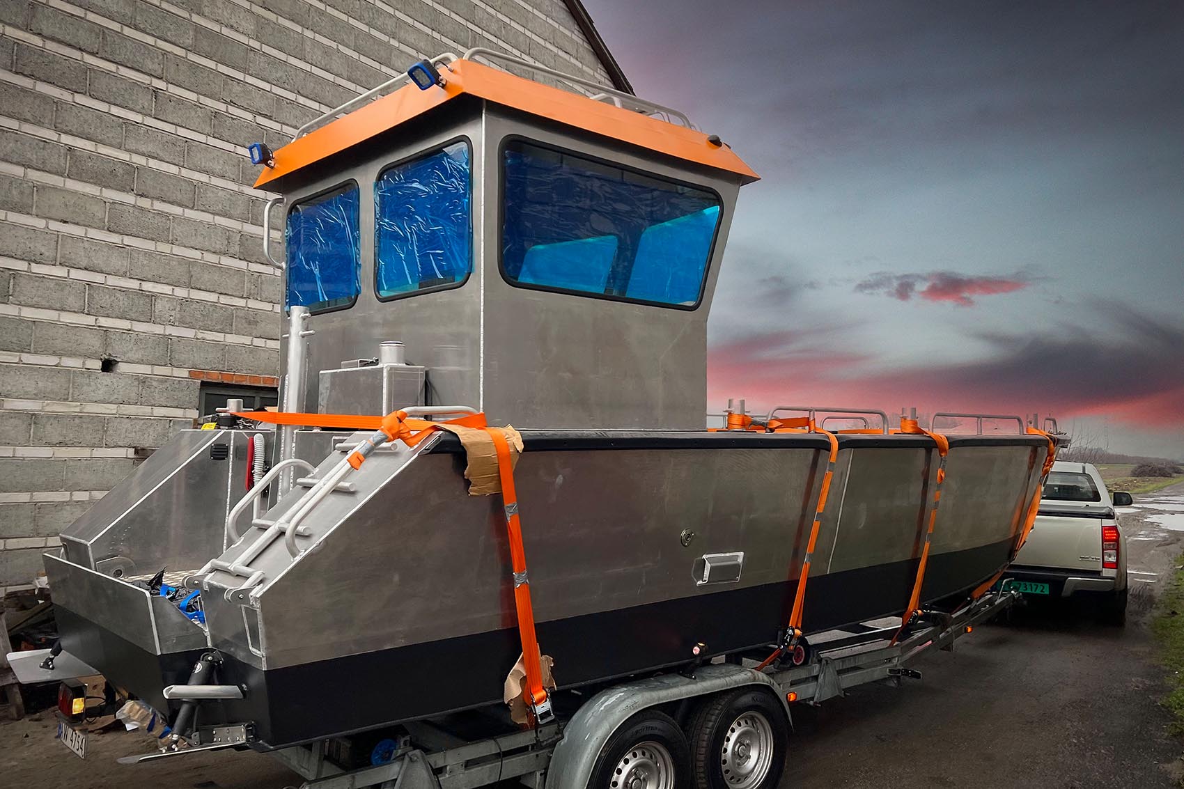 tch marine | landing craft TB700 by the seashore