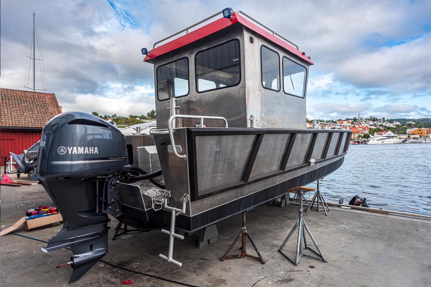 landing craft tb800 | stern and engine | tch marine